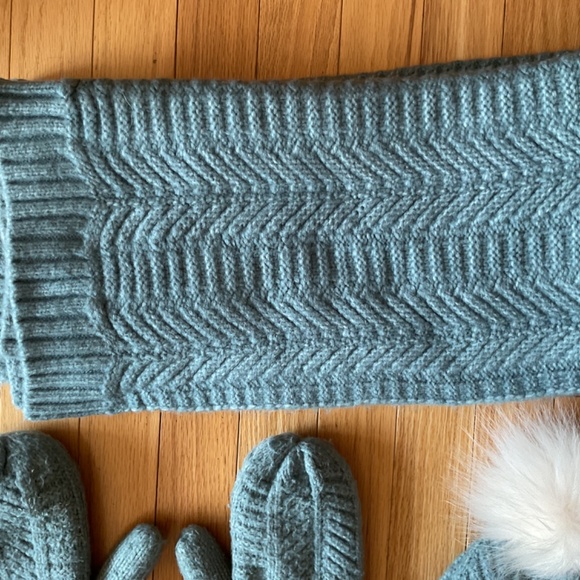 Love & Lore Scarf, Mittens, Toque/Beanie - Blue winter accessories - Picture 4 of 16
